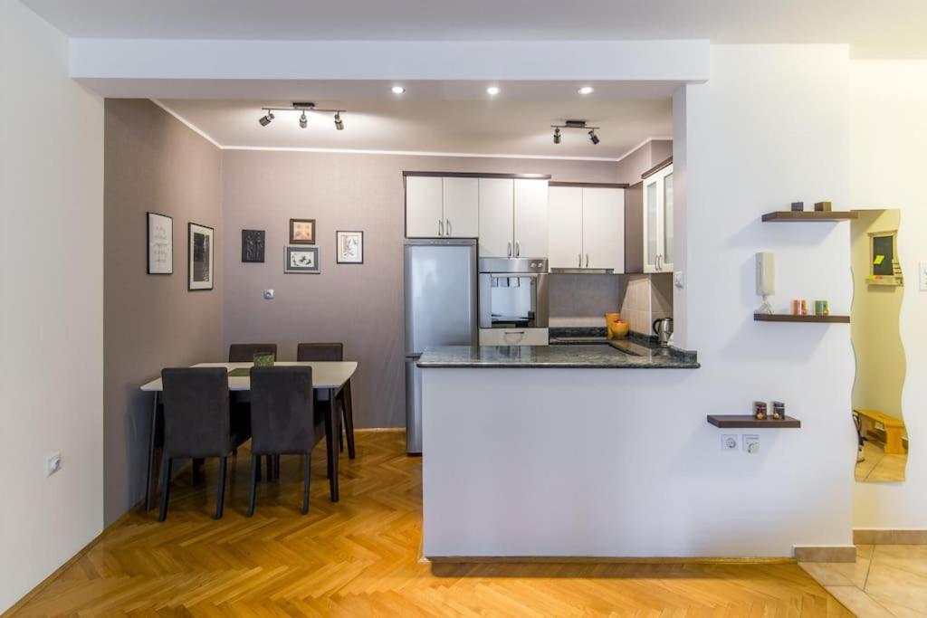 Modern Living Apts - Botanica - Private Parking 诺威萨 外观 照片